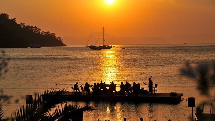 Hayallerdeki Tatilin Ger Ege D N St G Hillside Beach Club Da Yaz Geldi